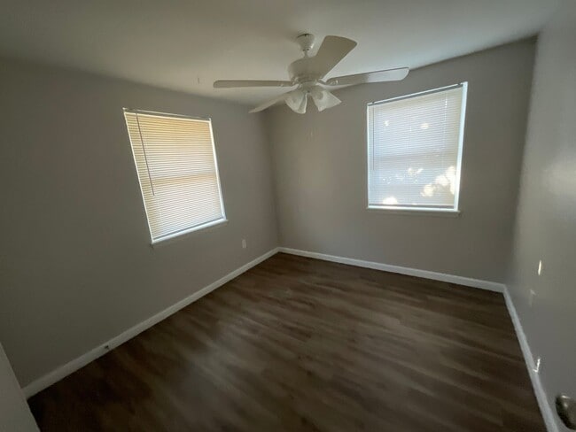 Building Photo - 1824 Lariet Ln