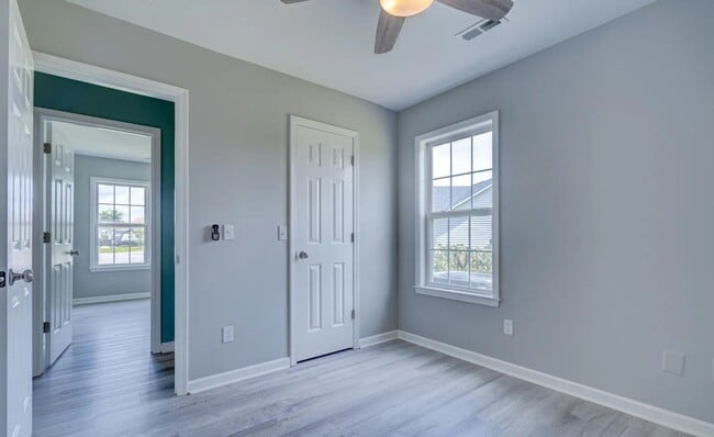 Building Photo - WHITNEY PINES - 3 Bedroom Home located in ...