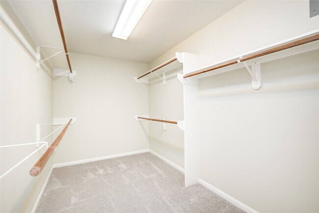 Building Photo - 14411 Chartley Falls Dr