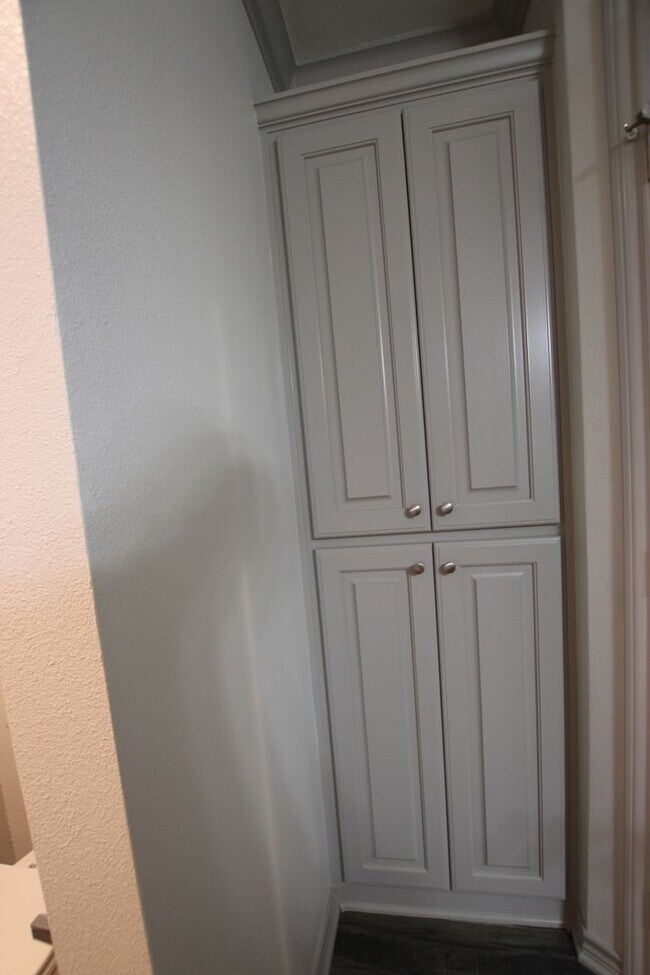 Building Photo - Beautiful 3 Bedroom 2 Bathroom Townhouse in South Tyler!