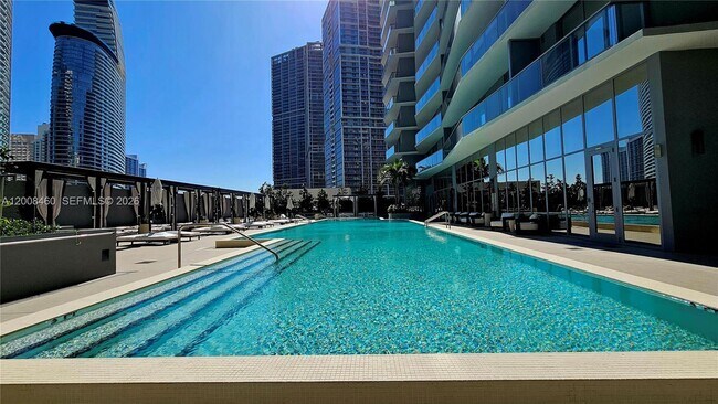 Building Photo - 77 SE 5th St