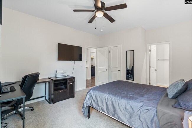 Building Photo - 810 Marigold Ln
