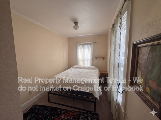 Building Photo - 1405 Halleck St