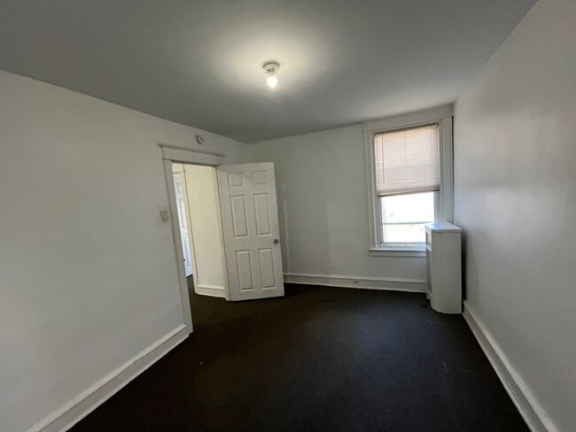 Building Photo - 7220 Marsden St