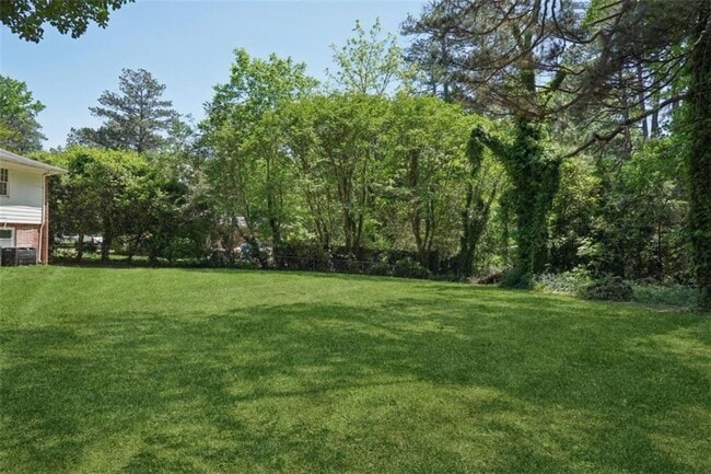 Building Photo - 119 Kelso Dr SW