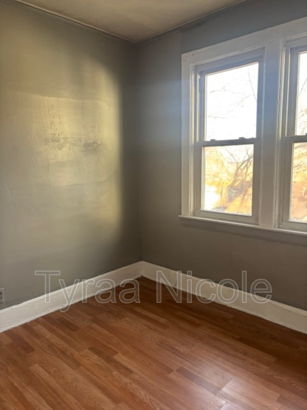 Building Photo - 3266 Pasadena St