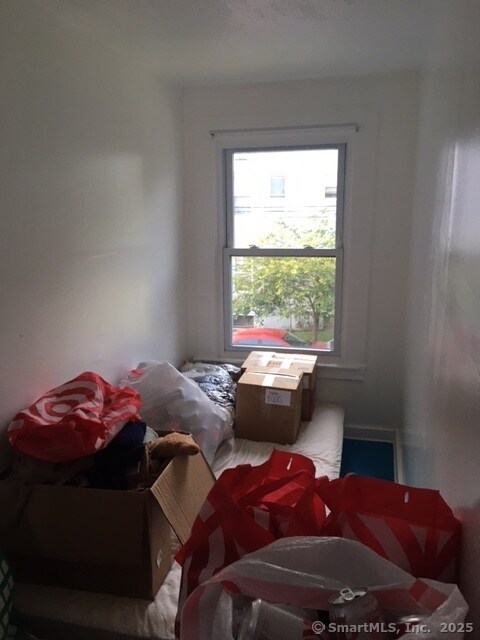 Building Photo - 28 Compton St