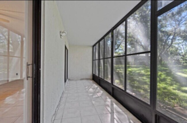 Building Photo - 37 Tarragona Ct