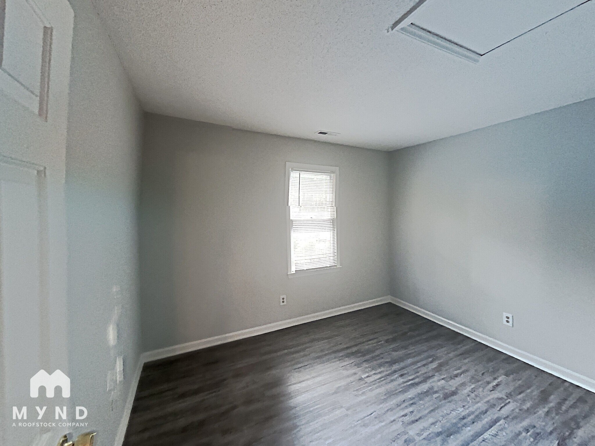 Building Photo - 4513 Aviemore Crescent
