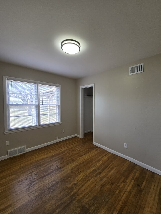 Building Photo - 333 N Colby Ave