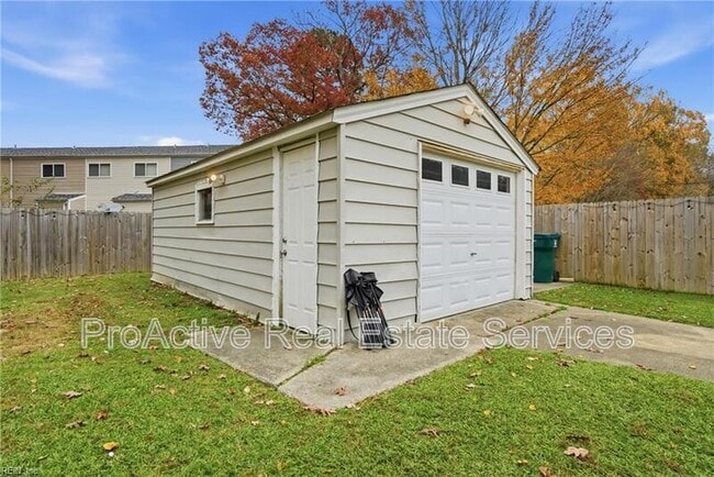 Building Photo - 4 Tillerson Dr