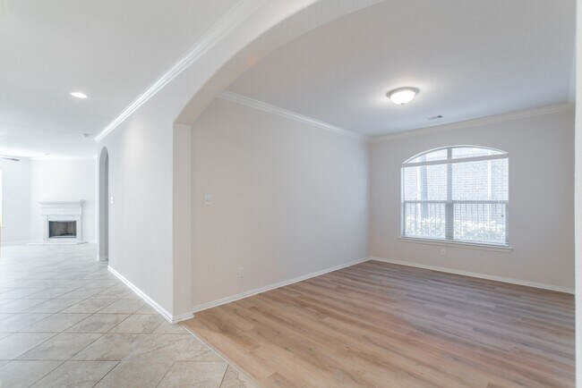 Building Photo - 7 Deer River Cir