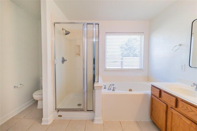 Building Photo - 19643 Summerlin Dr