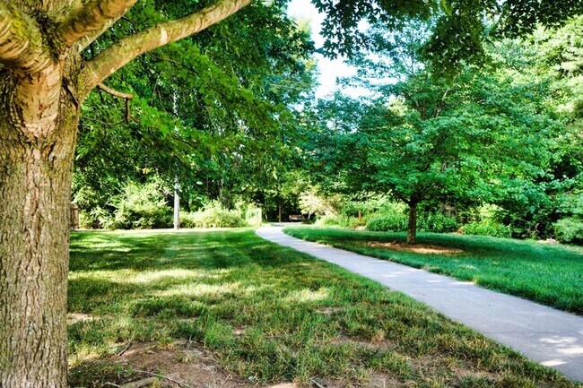 Building Photo - Fantastic Location! Close to MKT & Twin Lakes! 3BR/2.5BA/2000sqft., 2-Car Garage, Large Fenced Ya...