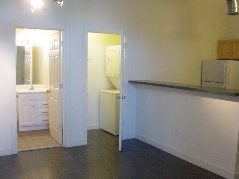 Building Photo - 302 Goshen St