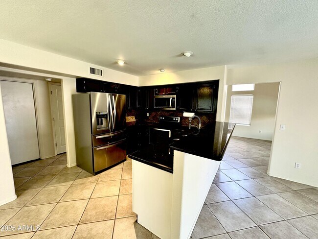 Building Photo - 4708 E Thunderhill Pl
