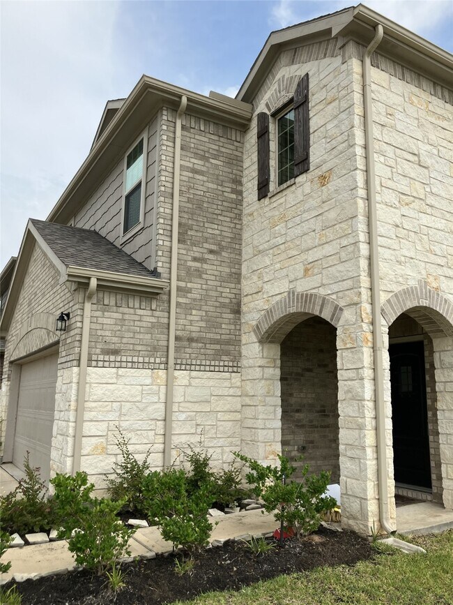 Building Photo - 1028 Laguna Cv Dr
