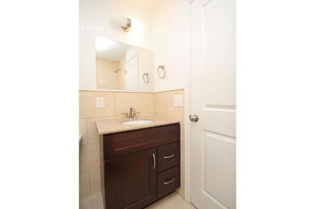 Building Photo - 1252 S 20th St