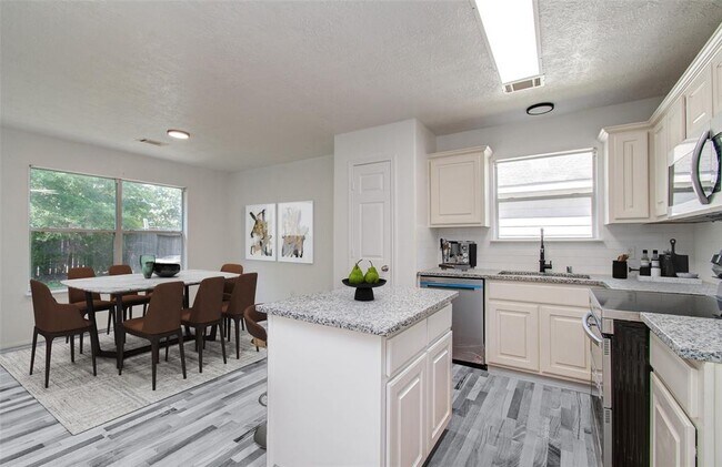 Building Photo - 4910 Comal River Loop