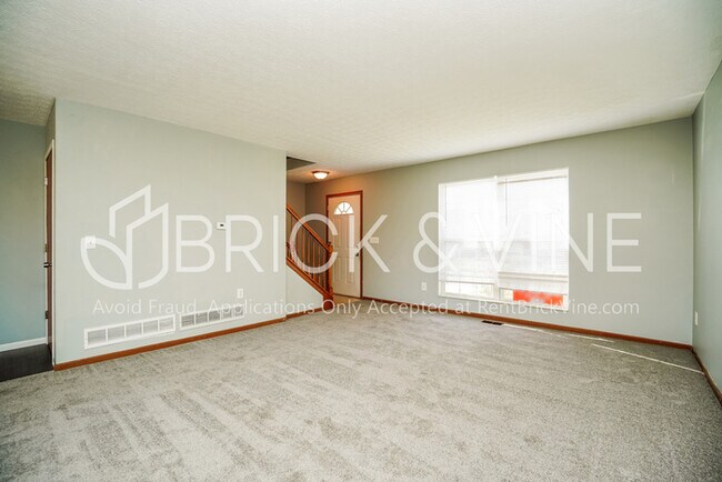 Building Photo - 950 Radbourne Dr