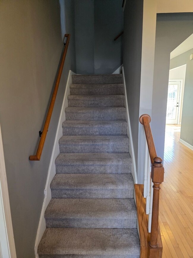 Building Photo - 4 Bedroom! Walk to Jim Warren Park, Franklin TN