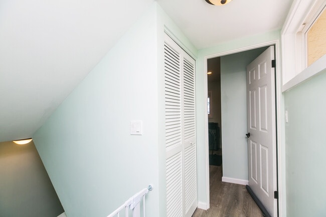 Building Photo - 202 Noke St