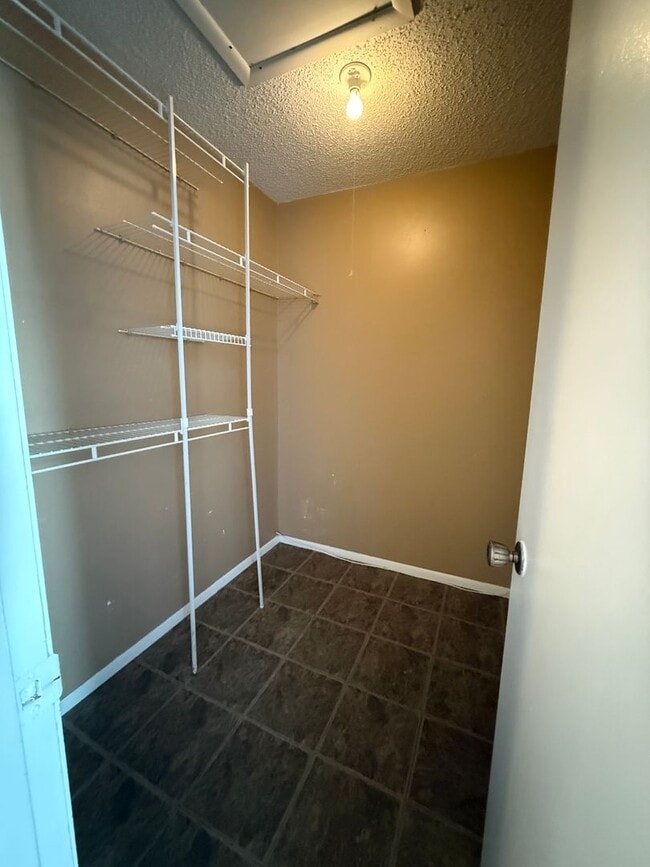 Building Photo - CONCORD VILLAGE 1/1 SPACIOUS 820 SF CONDO
