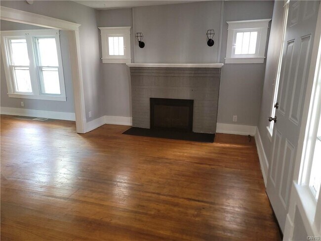 Building Photo - 400 Durston Ave