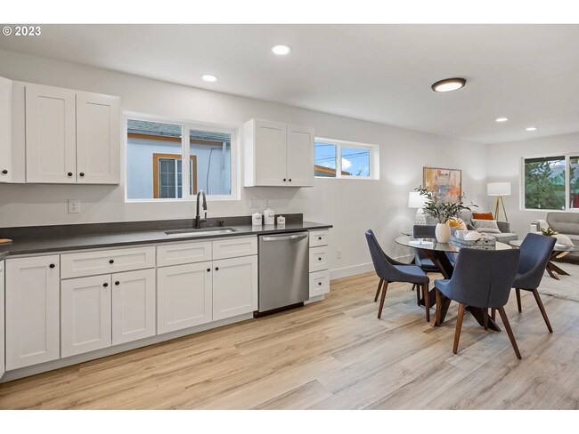 Building Photo - 931 Prospect St