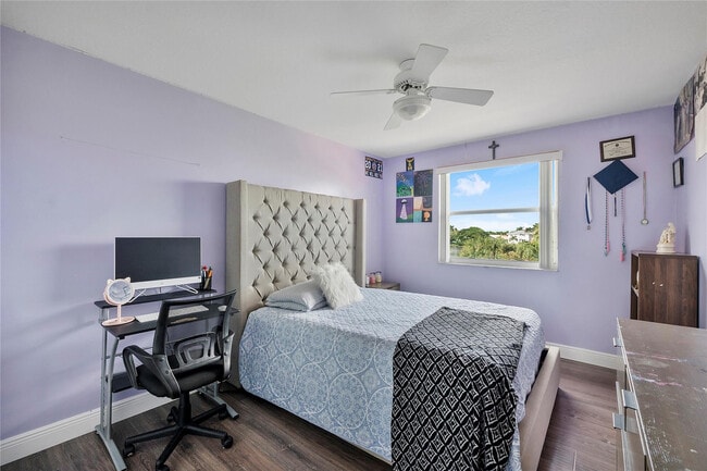 Building Photo - 3527 Chesapeake Cir