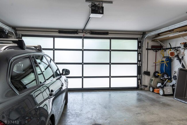 Building Photo - 209 N Prospect Ave