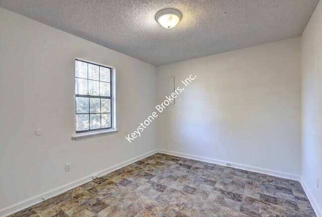 Building Photo - 4120 Elizabeth Ct