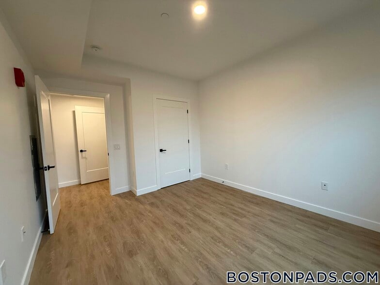 Building Photo - 199 Gardner St