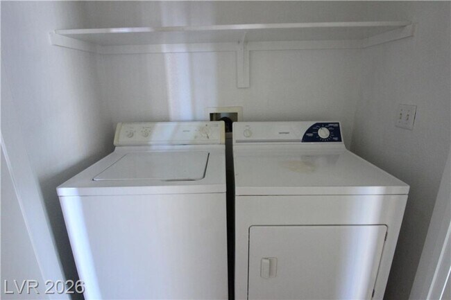 Building Photo - GATED 2 BED/2BATH CONDO IN NORTH LAS VEGAS
