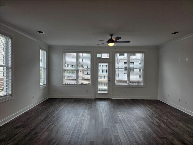 Building Photo - 500 Healy Dr