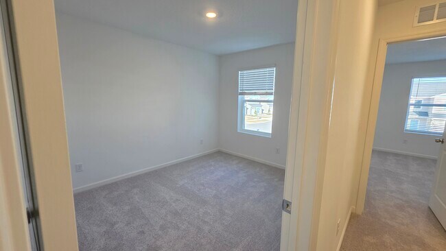 Building Photo - 6916 Golden Monarch Ave