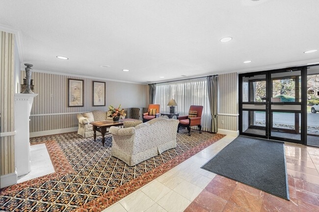 Building Photo - 1004 Paradise Rd