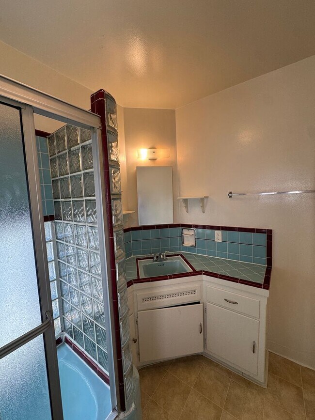 Interior Photo - 2345 20th Street