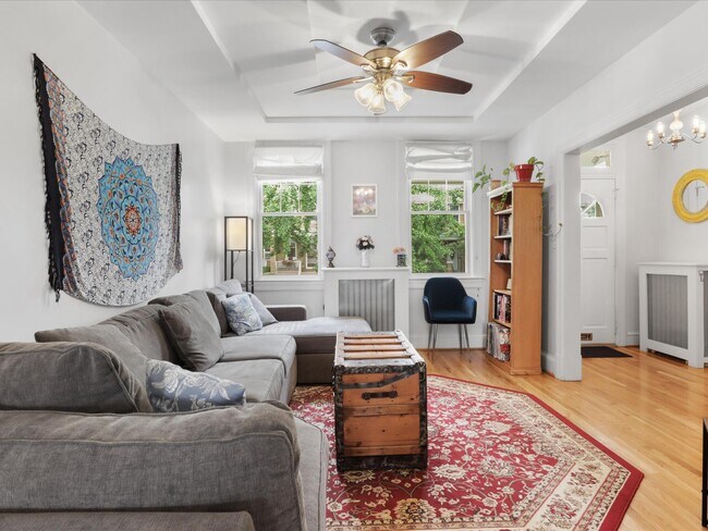 Building Photo - 1813 Bay St SE