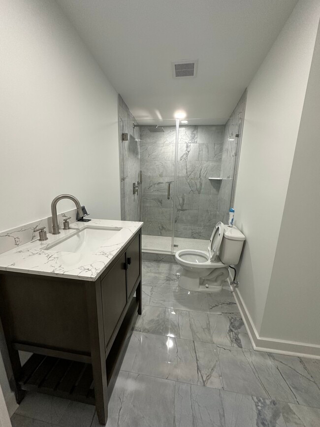 Building Photo - 4011 W 24th St