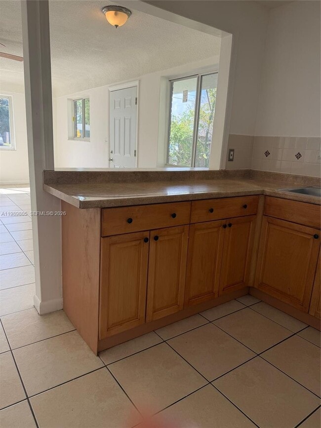 Building Photo - 608 NW 3rd Ave