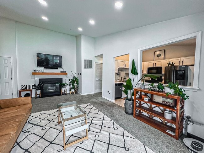 Building Photo - Stylish and Light-filled 2 Bedroom 2 Bathr...