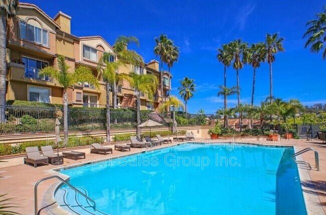 Building Photo - 30902 Club House Dr