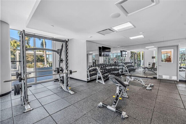 Building Photo - 400 Central Ave