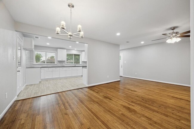 Building Photo - 6830 Cherrydale Dr