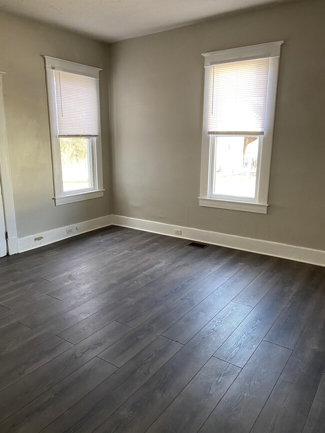 Building Photo - 735 Beechwood Ave