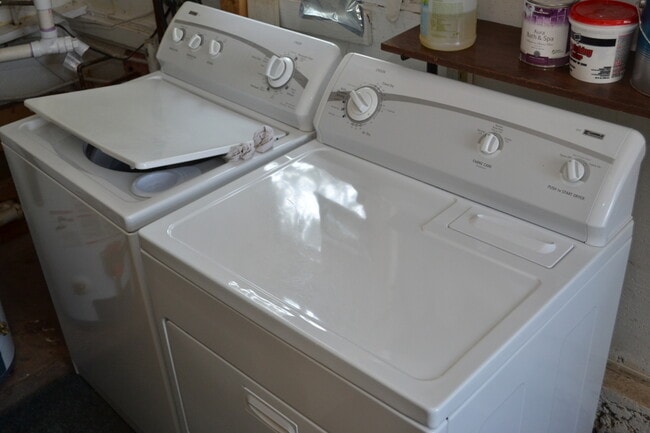 Building Photo - 471 Sicomac Ave