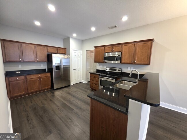 Building Photo - 412 Nandina Ct