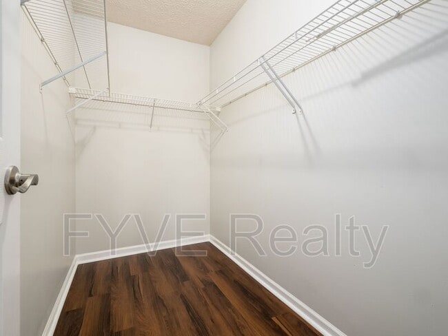 Building Photo - 2980 Glenloch Cir