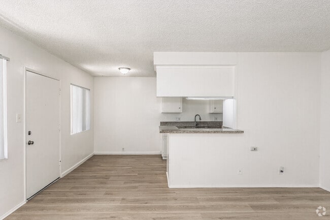 1BR, 1BA - 600SF - Dining Room - 768 Gaviota Ave.